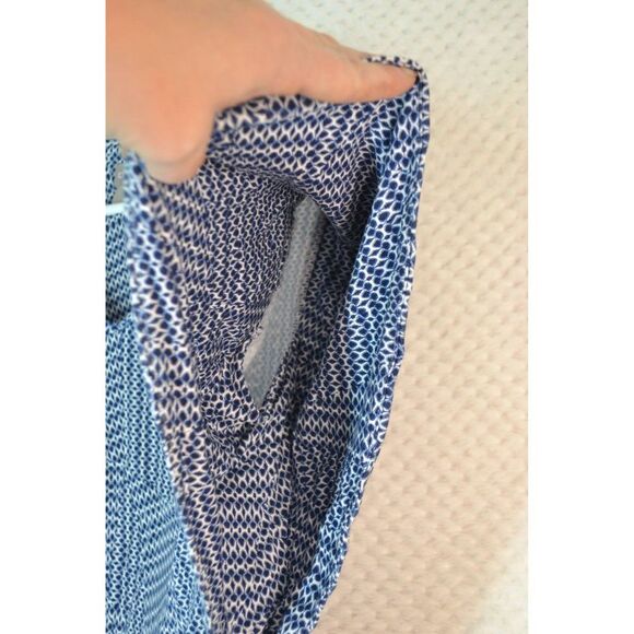 Chico's Women's Medium Blue Geometric Batwing Short Sleeve Blouse - Picture 6 of 15